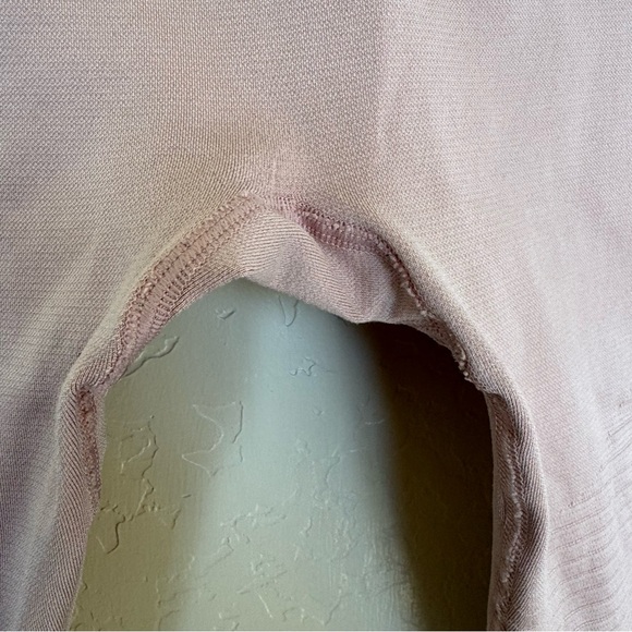 Gymshark Pink Seamless Compression Leggings Cutout - Picture 5 of 8